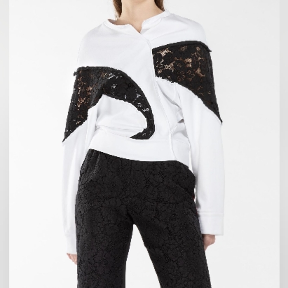 N 21, 44, white & black